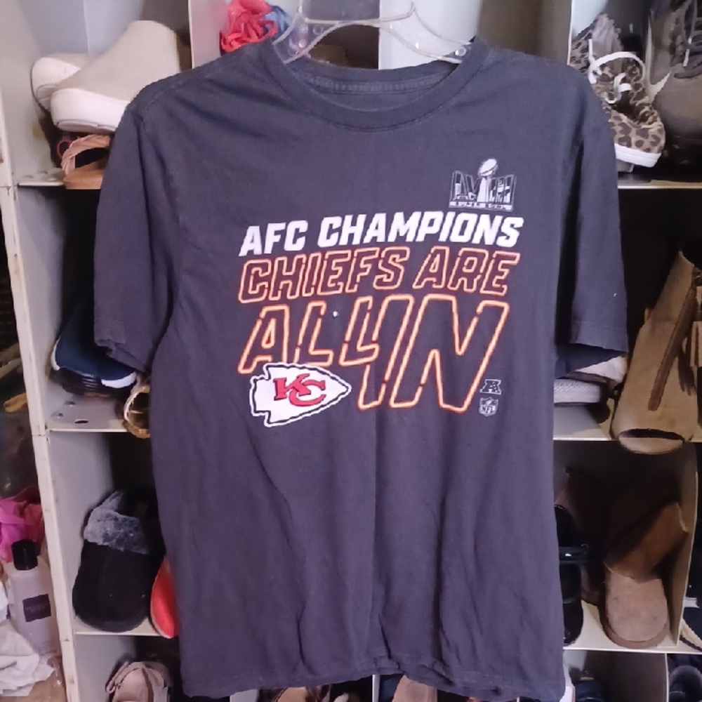 Nike Gray Graphic Tee